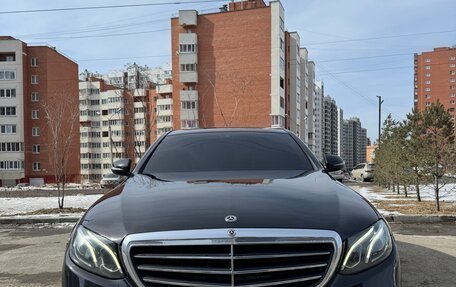 Mercedes-Benz E-Класс, 2019 год, 2 490 000 рублей, 2 фотография