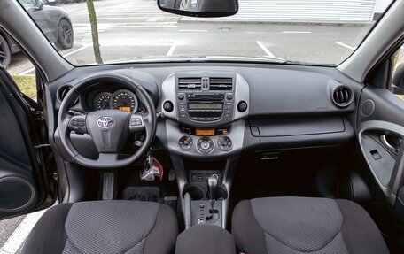 Toyota RAV4, 2011 год, 1 295 000 рублей, 15 фотография