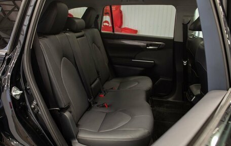 Toyota Highlander, 2026 год, 4 990 000 рублей, 33 фотография