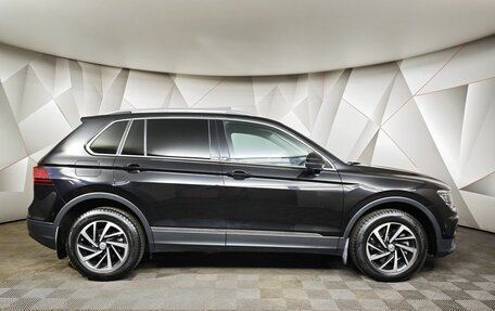 Volkswagen Tiguan II, 2018 год, 2 581 000 рублей, 6 фотография