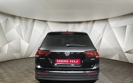 Volkswagen Tiguan II, 2018 год, 2 581 000 рублей, 8 фотография