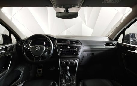 Volkswagen Tiguan II, 2018 год, 2 581 000 рублей, 14 фотография