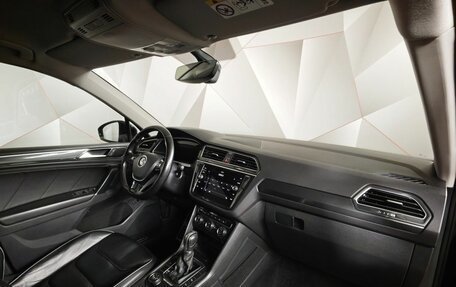 Volkswagen Tiguan II, 2018 год, 2 581 000 рублей, 13 фотография