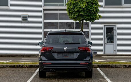 Volkswagen Tiguan II, 2018 год, 1 995 000 рублей, 5 фотография