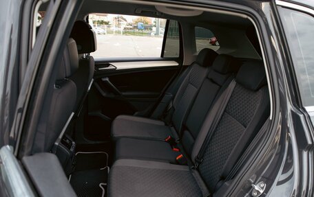 Volkswagen Tiguan II, 2018 год, 1 995 000 рублей, 17 фотография