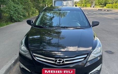 Hyundai Solaris II рестайлинг, 2014 год, 1 050 000 рублей, 1 фотография