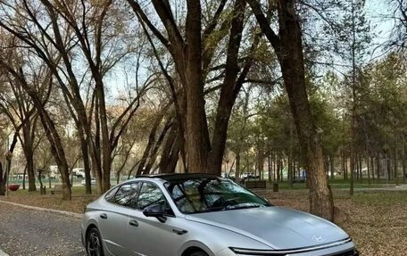 Hyundai Sonata VIII, 2023 год, 2 600 000 рублей, 1 фотография