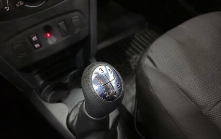 Renault Sandero II рестайлинг, 2018 год, 880 000 рублей, 22 фотография