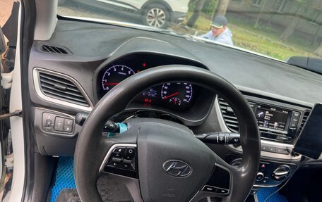 Hyundai Solaris II рестайлинг, 2017 год, 480 000 рублей, 5 фотография
