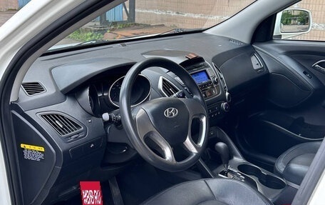Hyundai ix35 I рестайлинг, 2011 год, 930 000 рублей, 10 фотография