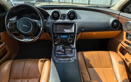 Jaguar XJ IV (X351), 2011 год, 1 749 000 рублей, 17 фотография