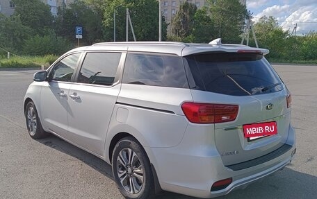 KIA Carnival III, 2020 год, 3 150 000 рублей, 3 фотография