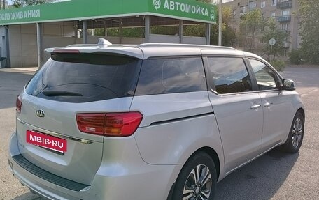 KIA Carnival III, 2020 год, 3 150 000 рублей, 5 фотография