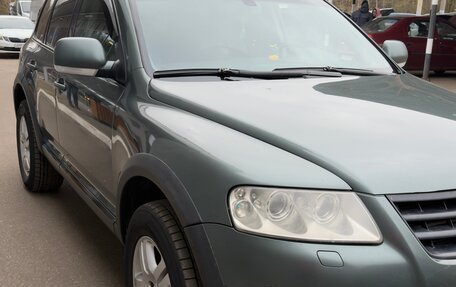 Volkswagen Touareg III, 2003 год, 800 000 рублей, 2 фотография