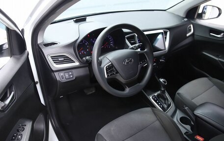Hyundai Solaris II рестайлинг, 2021 год, 1 330 000 рублей, 9 фотография
