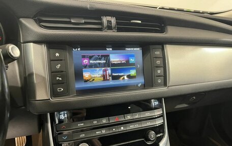 Jaguar XF II, 2016 год, 1 635 000 рублей, 14 фотография