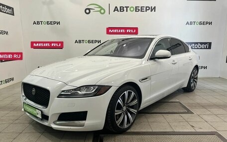 Jaguar XF II, 2016 год, 1 635 000 рублей, 9 фотография