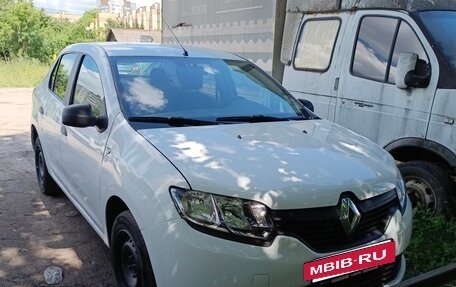 Renault Logan II, 2015 год, 415 000 рублей, 2 фотография