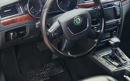 Skoda Superb III рестайлинг, 2012 год, 985 000 рублей, 10 фотография
