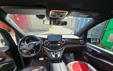 Mercedes-Benz V-Класс, 2018 год, 5 600 000 рублей, 4 фотография
