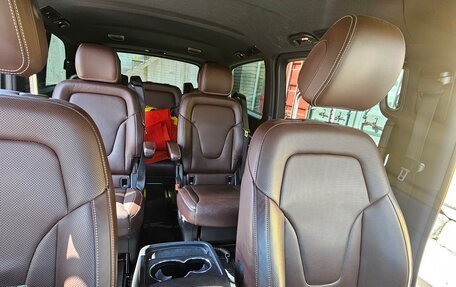 Mercedes-Benz V-Класс, 2018 год, 5 600 000 рублей, 17 фотография