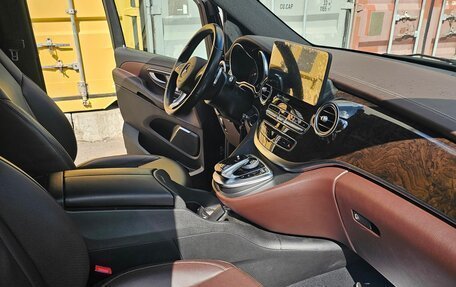 Mercedes-Benz V-Класс, 2018 год, 5 600 000 рублей, 14 фотография