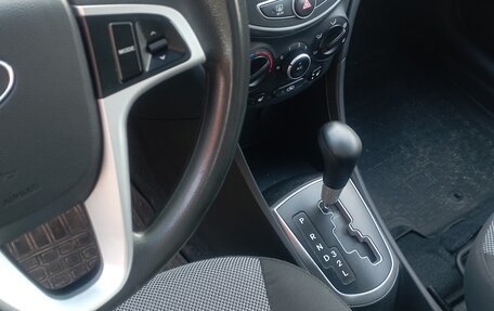 Hyundai Solaris II рестайлинг, 2014 год, 775 000 рублей, 3 фотография