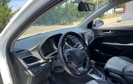 Hyundai Solaris II рестайлинг, 2018 год, 1 200 000 рублей, 9 фотография