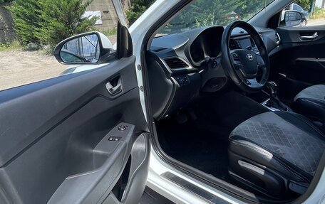 Hyundai Solaris II рестайлинг, 2018 год, 1 200 000 рублей, 10 фотография
