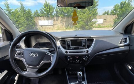 Hyundai Solaris II рестайлинг, 2018 год, 1 200 000 рублей, 13 фотография