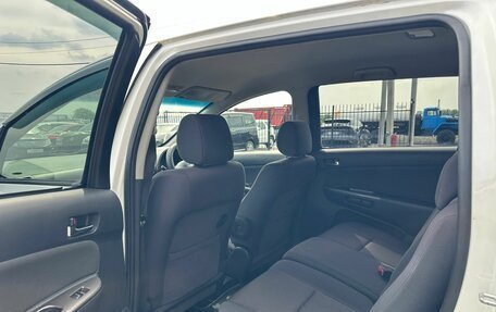 Toyota Wish II, 2005 год, 599 999 рублей, 18 фотография