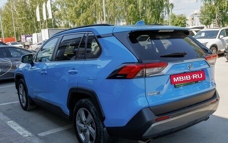 Toyota RAV4, 2019 год, 3 445 000 рублей, 7 фотография