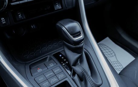 Toyota RAV4, 2019 год, 3 445 000 рублей, 24 фотография