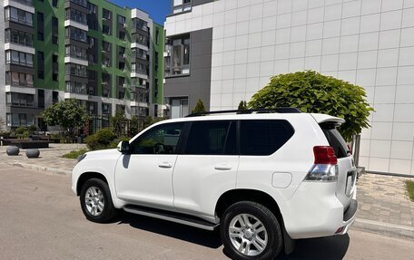 Toyota Land Cruiser Prado 150 рестайлинг 2, 2011 год, 2 970 000 рублей, 4 фотография