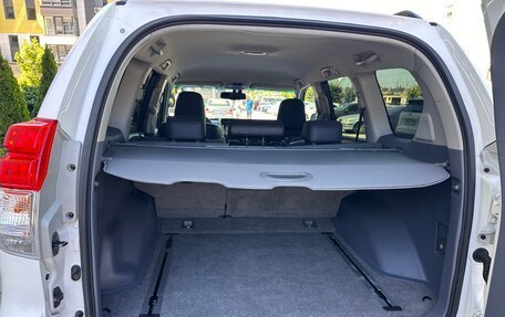 Toyota Land Cruiser Prado 150 рестайлинг 2, 2011 год, 2 970 000 рублей, 20 фотография
