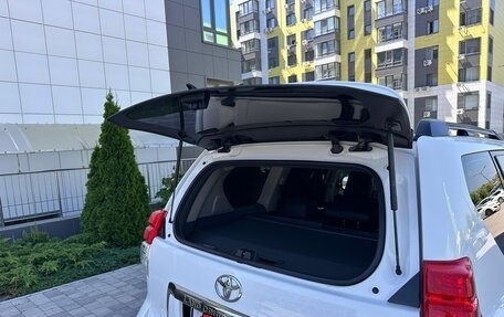 Toyota Land Cruiser Prado 150 рестайлинг 2, 2011 год, 2 970 000 рублей, 23 фотография