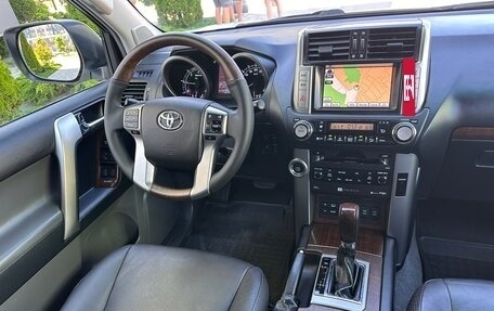 Toyota Land Cruiser Prado 150 рестайлинг 2, 2011 год, 2 970 000 рублей, 26 фотография