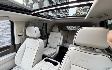 GMC Yukon IV, 2022 год, 9 000 000 рублей, 16 фотография