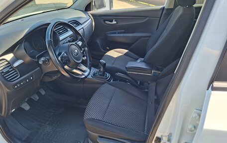 KIA Rio IV, 2017 год, 990 000 рублей, 5 фотография