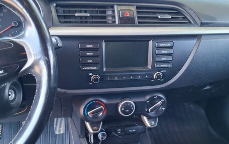 KIA Rio IV, 2017 год, 990 000 рублей, 9 фотография