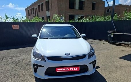 KIA Rio IV, 2017 год, 990 000 рублей, 1 фотография