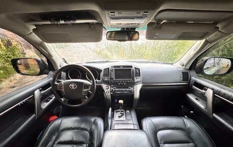 Toyota Land Cruiser 200, 2011 год, 3 070 000 рублей, 9 фотография