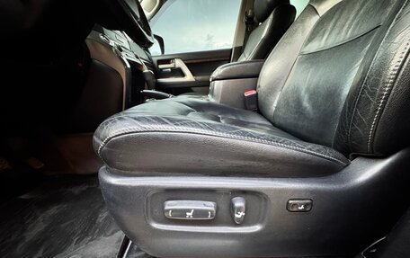 Toyota Land Cruiser 200, 2011 год, 3 070 000 рублей, 16 фотография
