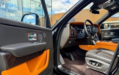 Rolls-Royce Cullinan, 2021 год, 29 500 000 рублей, 15 фотография