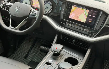 Volkswagen Touareg III, 2022 год, 4 800 100 рублей, 10 фотография