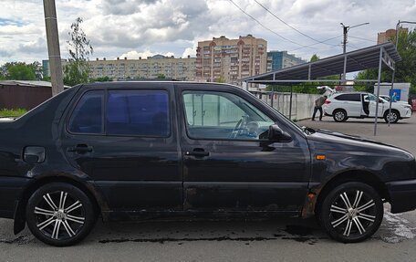 Volkswagen Vento, 1992 год, 89 000 рублей, 3 фотография