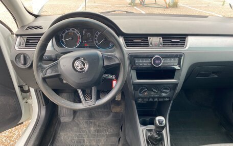 Skoda Rapid I, 2018 год, 900 000 рублей, 16 фотография