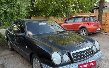 Mercedes-Benz E-Класс, 1995 год, 299 999 рублей, 4 фотография