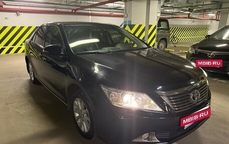 Toyota Camry, 2014 год, 2 075 000 рублей, 3 фотография