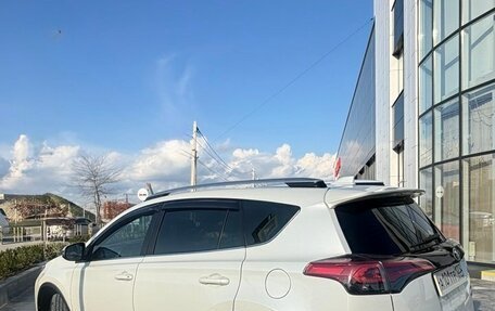 Toyota RAV4, 2017 год, 2 100 000 рублей, 2 фотография